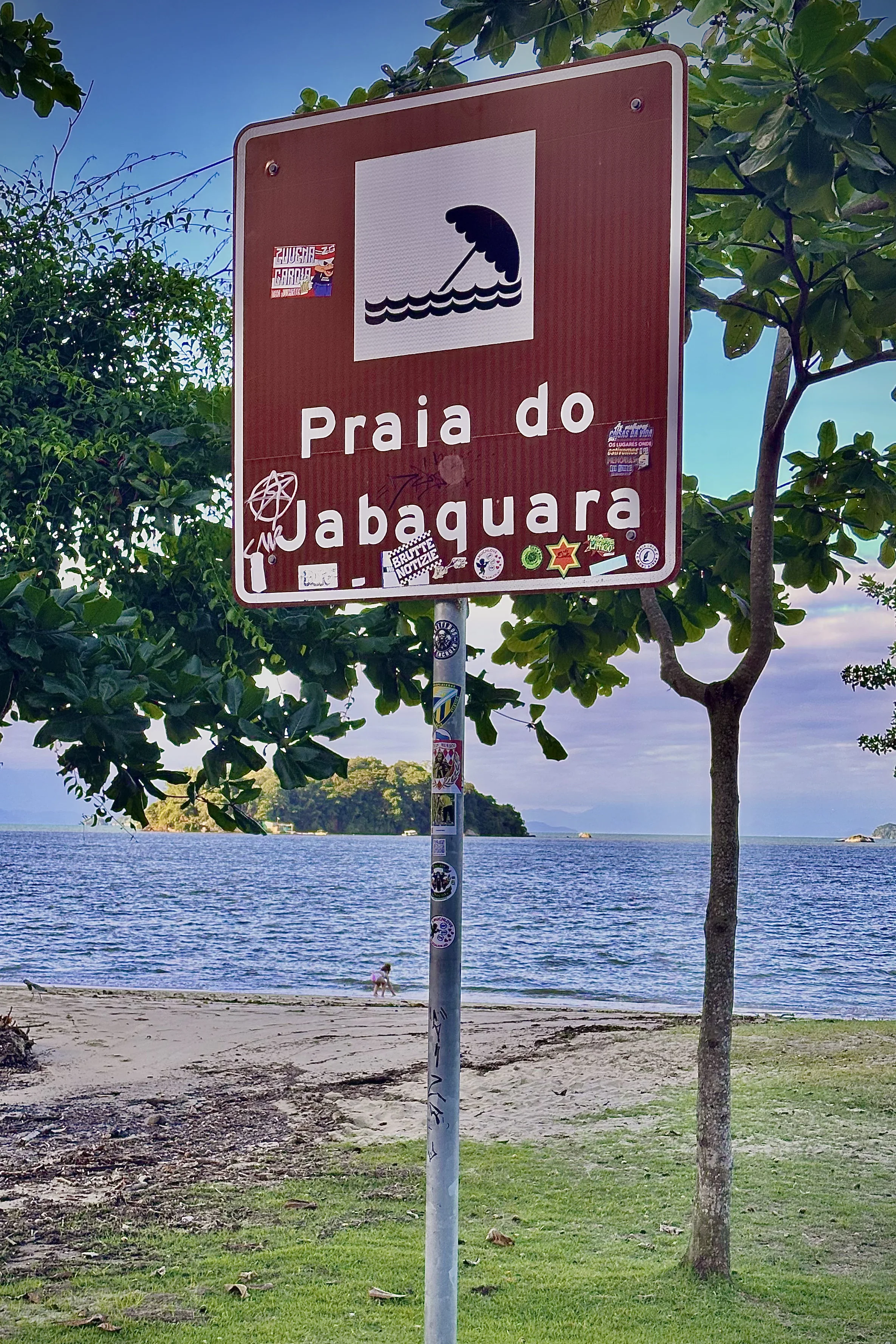 Street sign for Jabaquara Beach.