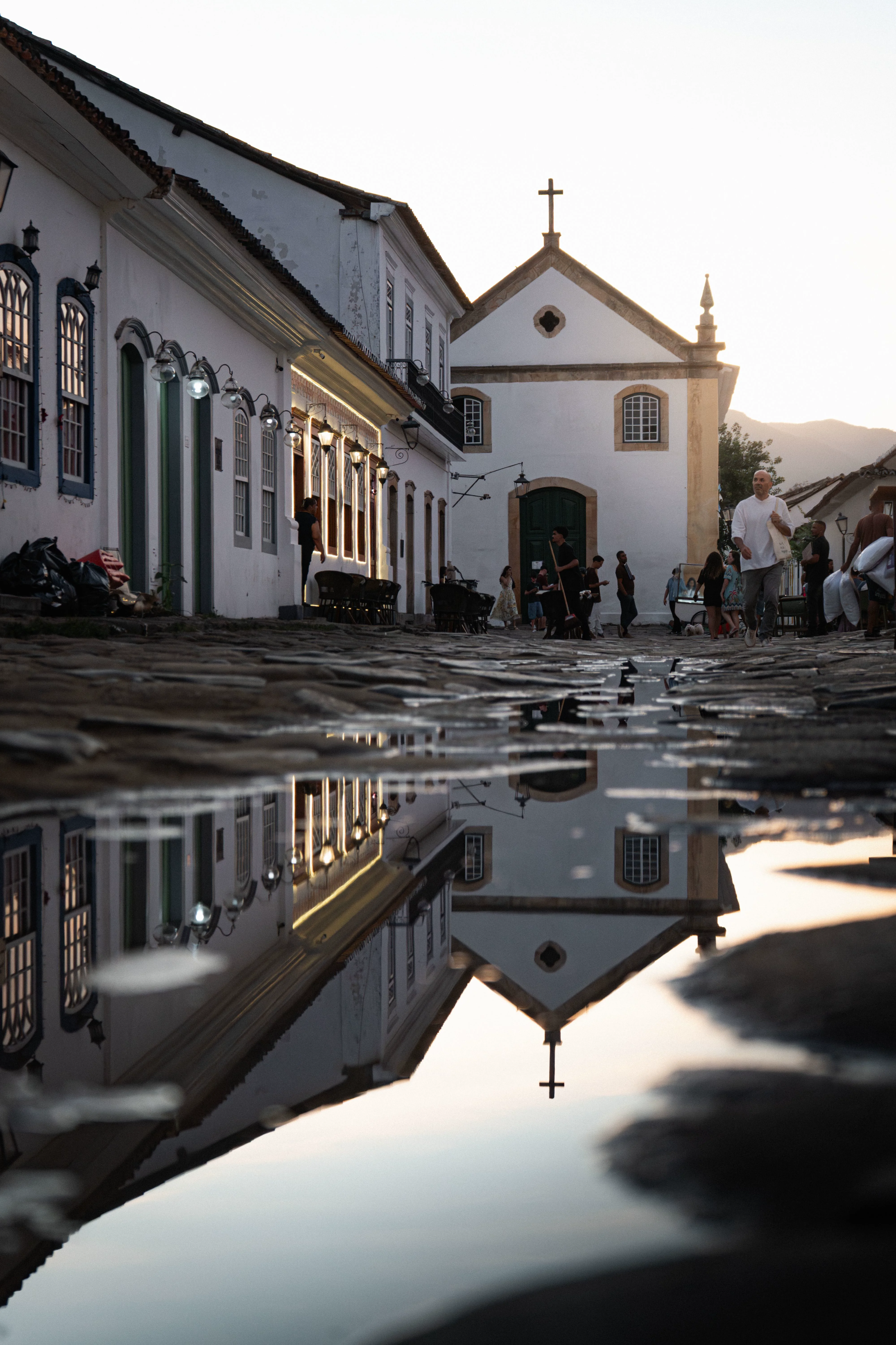 Nossa Senhora do Rosário e São Benedito holds a significant place in Paraty's Afro-Brazilian history.
