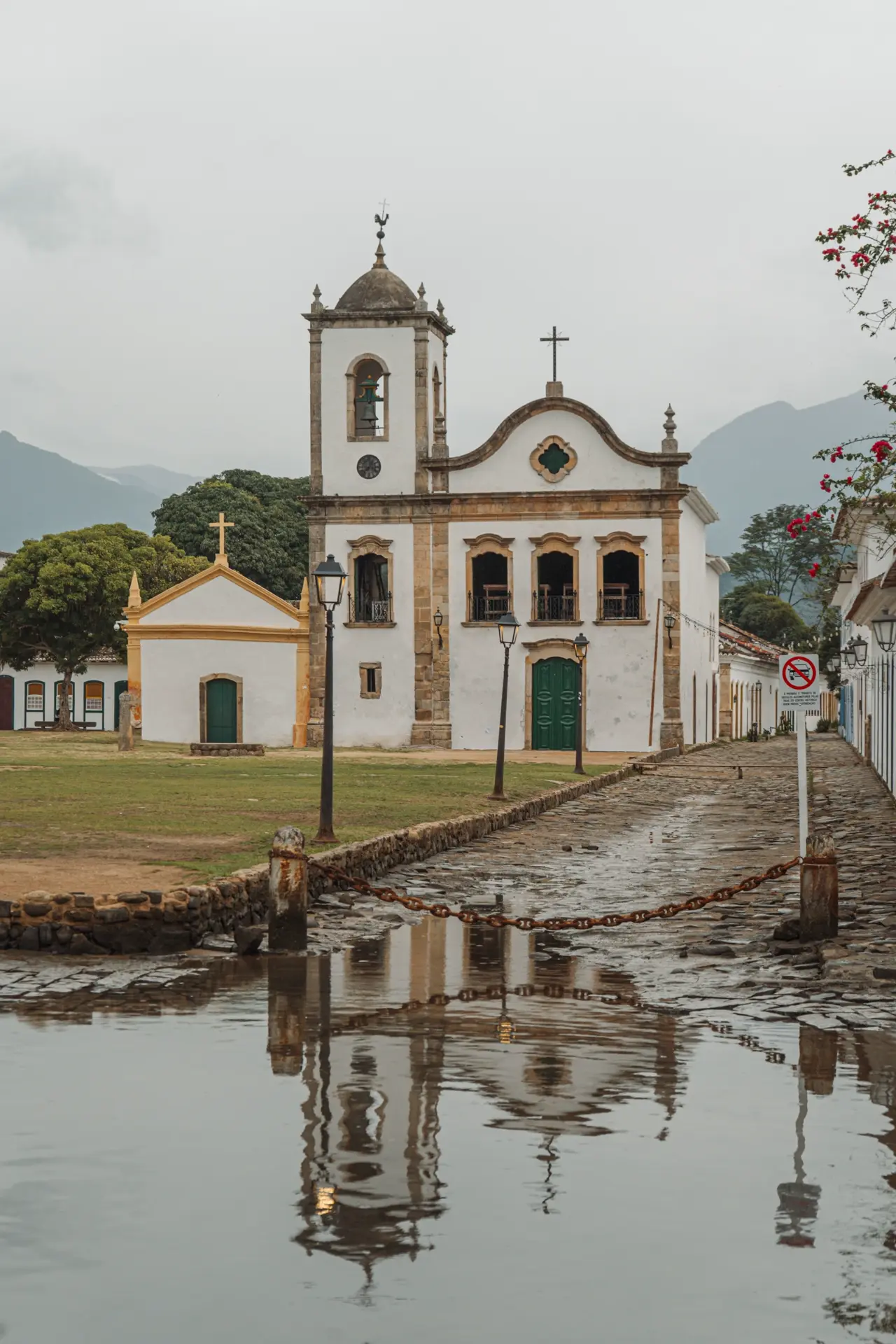 Santa Rita is the oldest surviving church in Paraty's Historic Center.