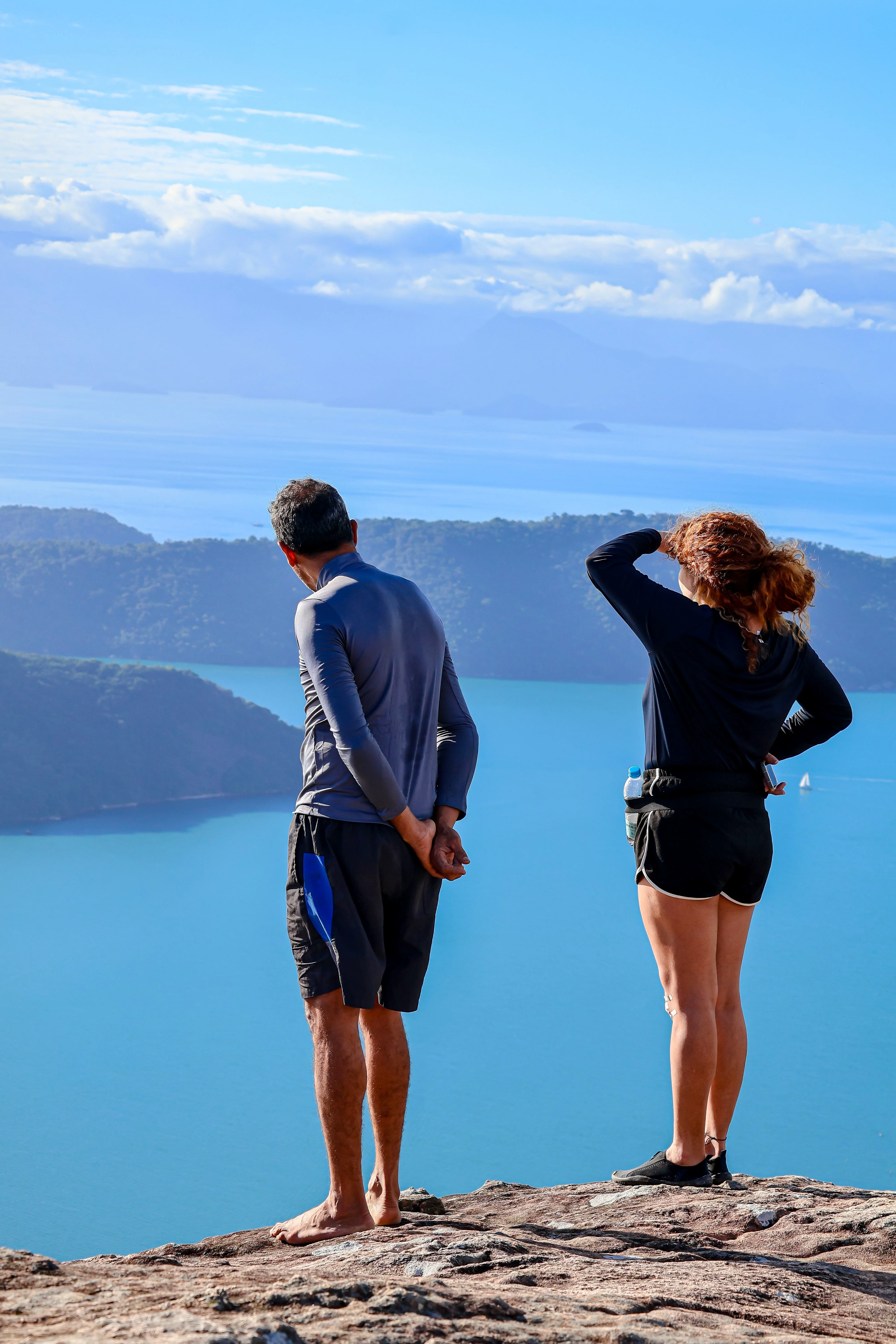 The Pico do Pão de Açúcar do Mamanguá viewpoint looks out over the entire fjord.