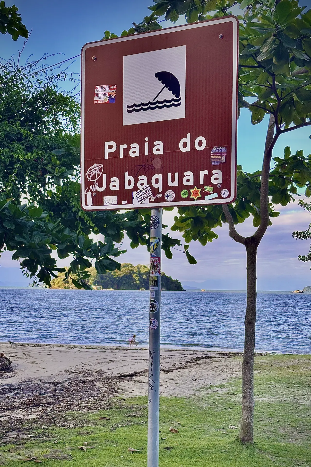 Street sign for Jabaquara Beach.